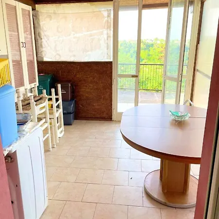 Charming House In With Garden View Дом отдыха *